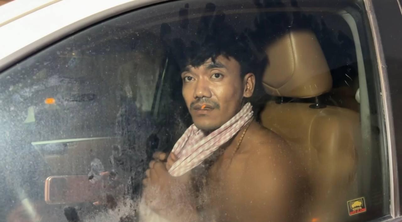 ជនសង្ស័យលួចរថយន្ត Fortuner បន្ទាប់ពីម្ចាស់ភ្លេចខ្លួនមួយភ្លែត ត្រូវប្រជាពលរដ្ឋប្រដេញតាមឃាត់