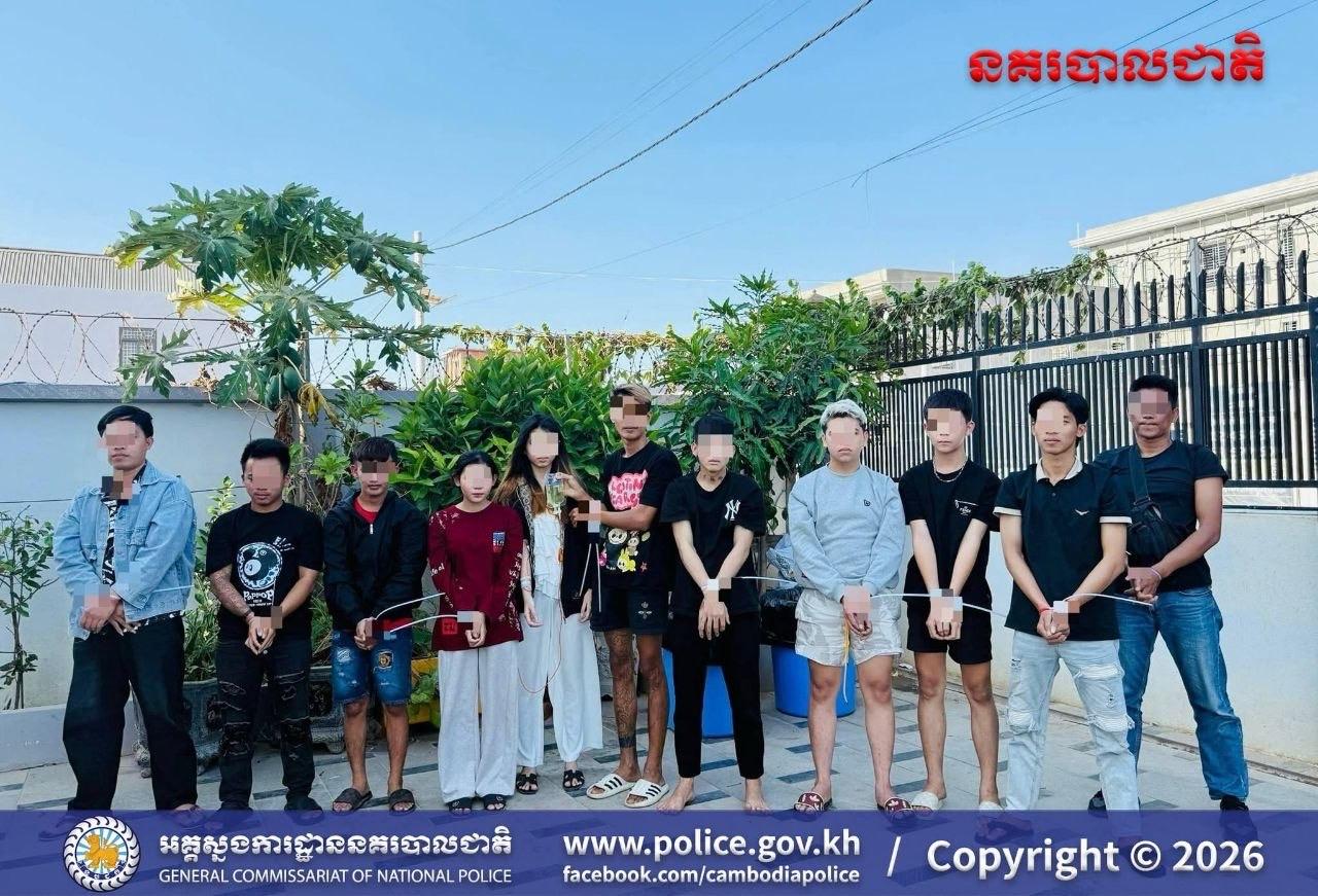 បង្រ្កាបជោគជ័យ! នគរបាលស្វាយរៀងចាប់ខ្លួន ៣២នាក់ក្នុងប្រតិបត្តិការបង្ក្រាបក្រុមឆបោកតាមអនឡាញ