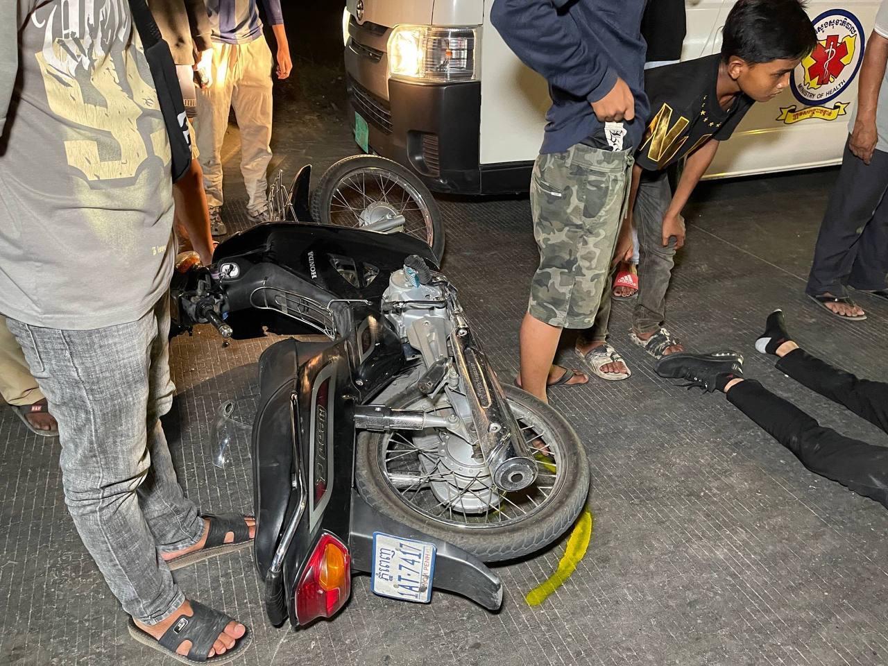 គ្រោះថ្នាក់ចរាចរណ៍ស្លាប់ម្នាក់នៅដង្កោ ក្រោយទាក់ដៃចង្កូតនិងរត់គេចខ្លួន