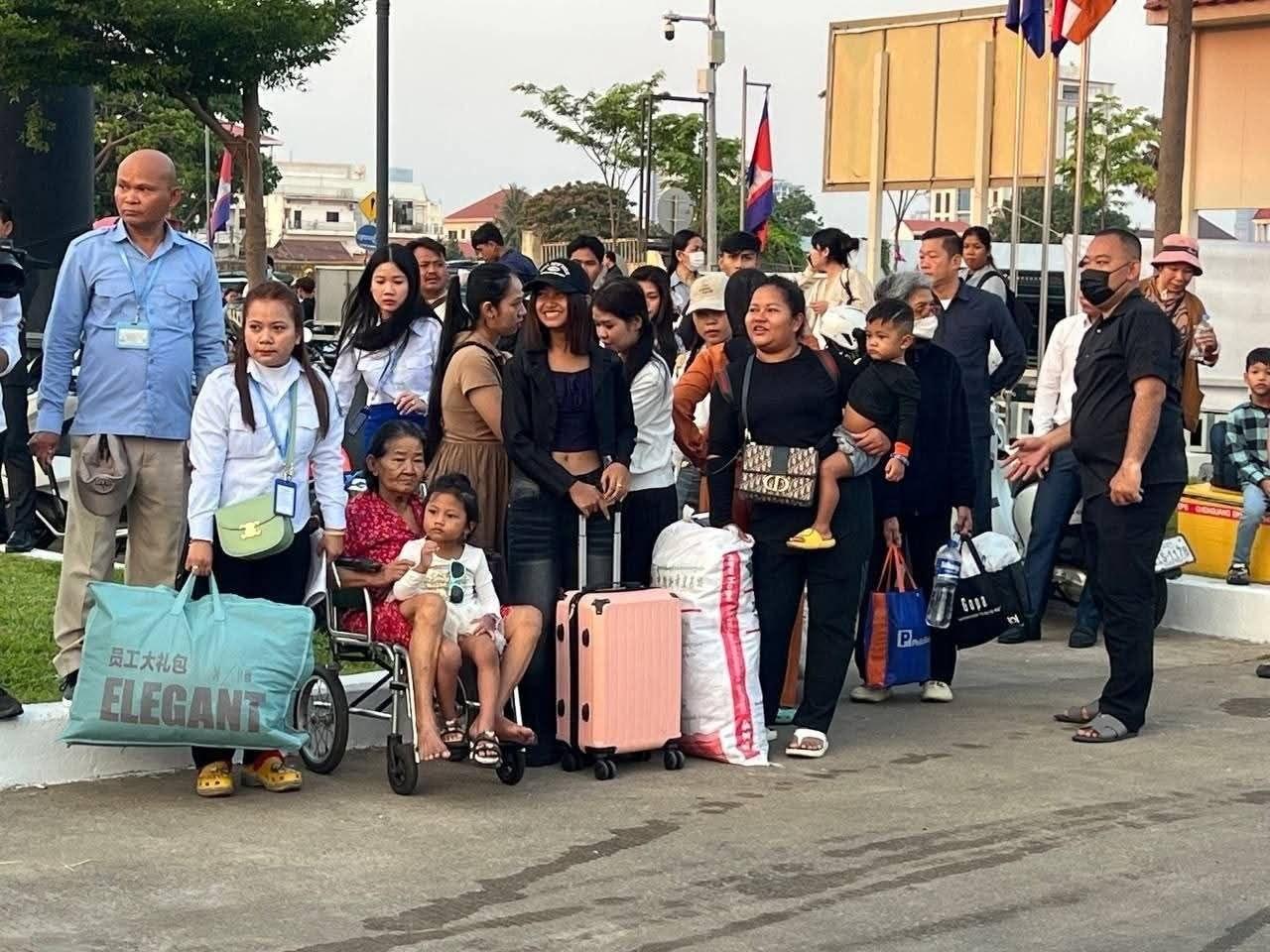 រថយន្តក្រុងឥតគិតថ្លៃ៦០០គ្រឿង សម្រាប់ដឹកជញ្ជូនប្រជាពលរដ្ឋទៅលេងស្រុកកំណើតក្នុងឱកាសបុណ្យចូលឆ្នាំខ្មែរ