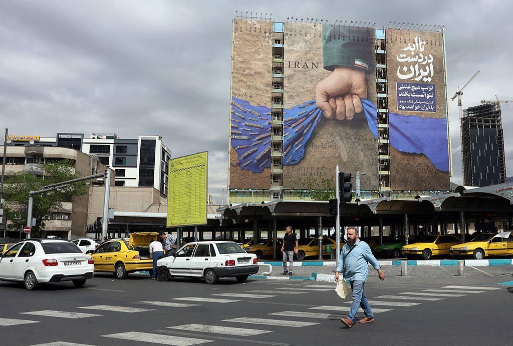 អ៊ីរ៉ង់បដិសេធការចរចាជុំទីពីរ ខណៈអាមេរិកបាញ់ប្រហារនាវាដឹកទំនិញនៅច្រកសមុទ្រហ័រមូស