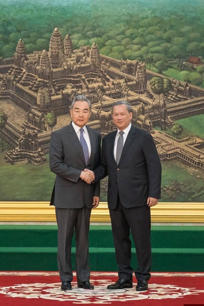 ថ្នាក់ដឹកនាំកម្ពុជា-ចិន ប្តេជ្ញាពង្រឹងភាពជាដៃគូយុទ្ធសាស្ត្រគ្រប់ជ្រុងជ្រោយ