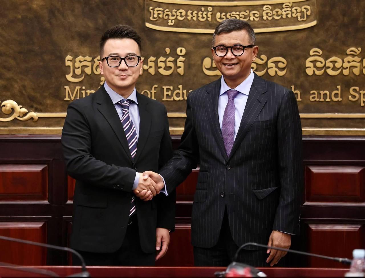 សាកលវិទ្យាល័យកម្ពុជាត្រៀមដាក់ដំណើរការកម្មវិធីបណ្តុះបណ្តាល AI និងដ្រូន សហការជាមួយចិន