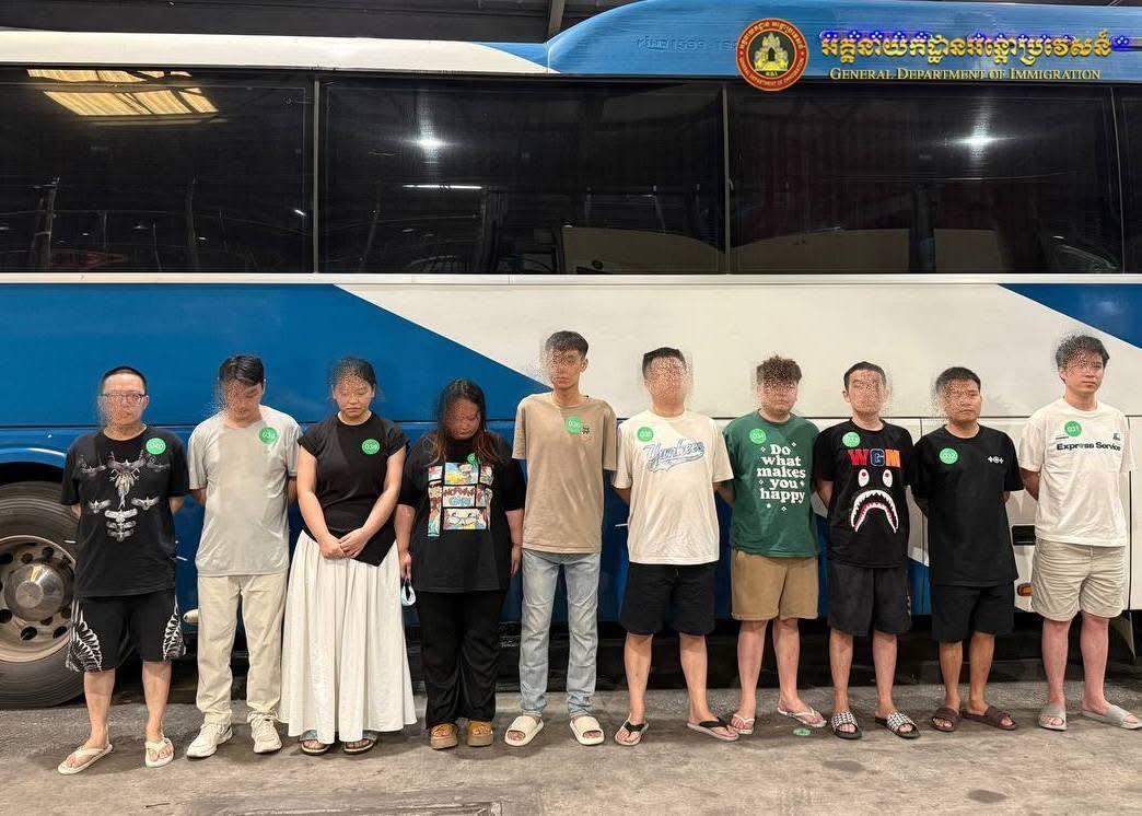 បណ្ដេញជនជាតិចិន ៣២៩នាក់ ពីកម្ពុជា ពាក់ព័ន្ធរឿង Online Scams តាមយន្តហោះពិសេស
