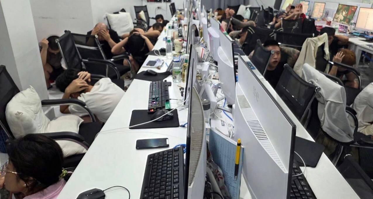 បង្ក្រាបទីតាំងឆបោកអនឡាញក្នុងក្រុងប៉ោយប៉ែត ដកហូតសម្ភារៈមួយចំនួន និងឃាត់ខ្លួនជនបរទេស