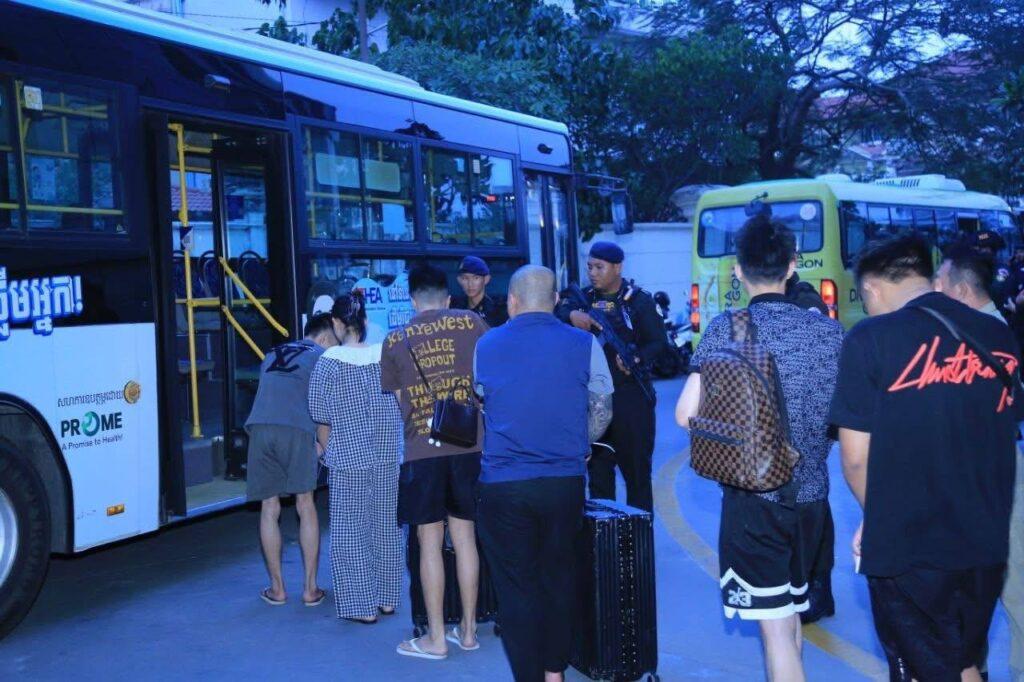 ភ្នំពេញបង្ក្រាបទីតាំង Online Scam ឃាត់ជនបរទេស៥៥នាក់ រកឃើញថ្នាំញៀន១០គីឡូក្រាម