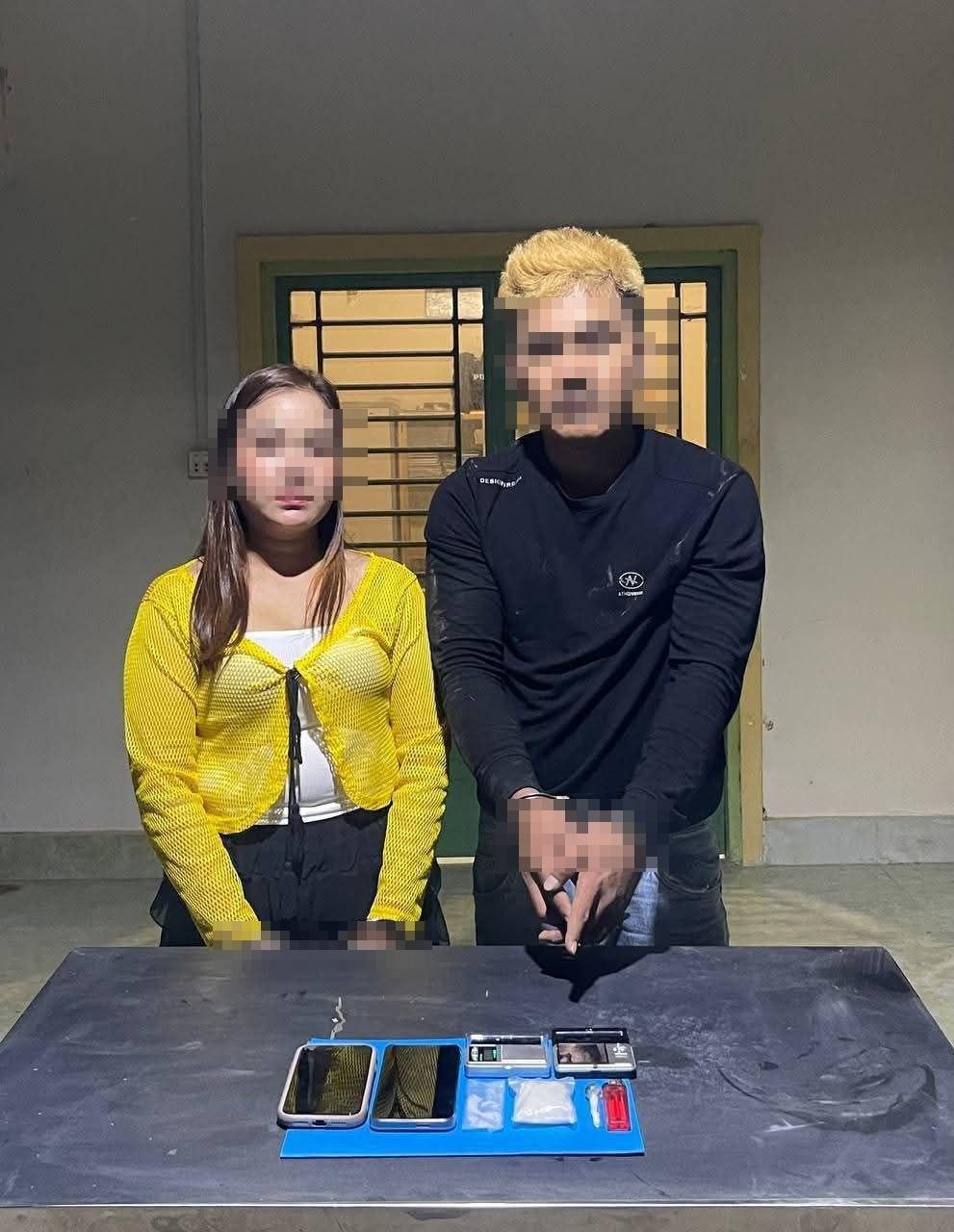 ប្រតិបត្តិការសមត្ថកិច្ចឆ្លងដែនដី ឃាត់ខ្លួនមុខសញ្ញាគ្រឿងញៀន២នាក់ ដកហូតសារធាតុញៀន និងរថយន្តមួយគ្រឿង