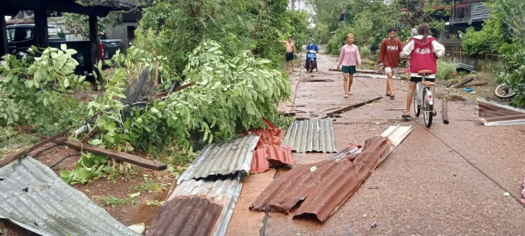 ព្យុះខែប្រាំងសាហាវវាយប្រហារថៃ ខ្ទេចផ្ទះរាប់រយខ្នងក្នុង៧ខេត្ត