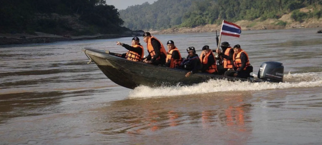 ថៃប្រកាសពង្រឹងសន្តិសុខព្រំដែន ក្រោយយន្តហោះមីយ៉ាន់ម៉ាទម្លាក់គ្រាប់បែកខ្ទាតចូលដីខ្លួន