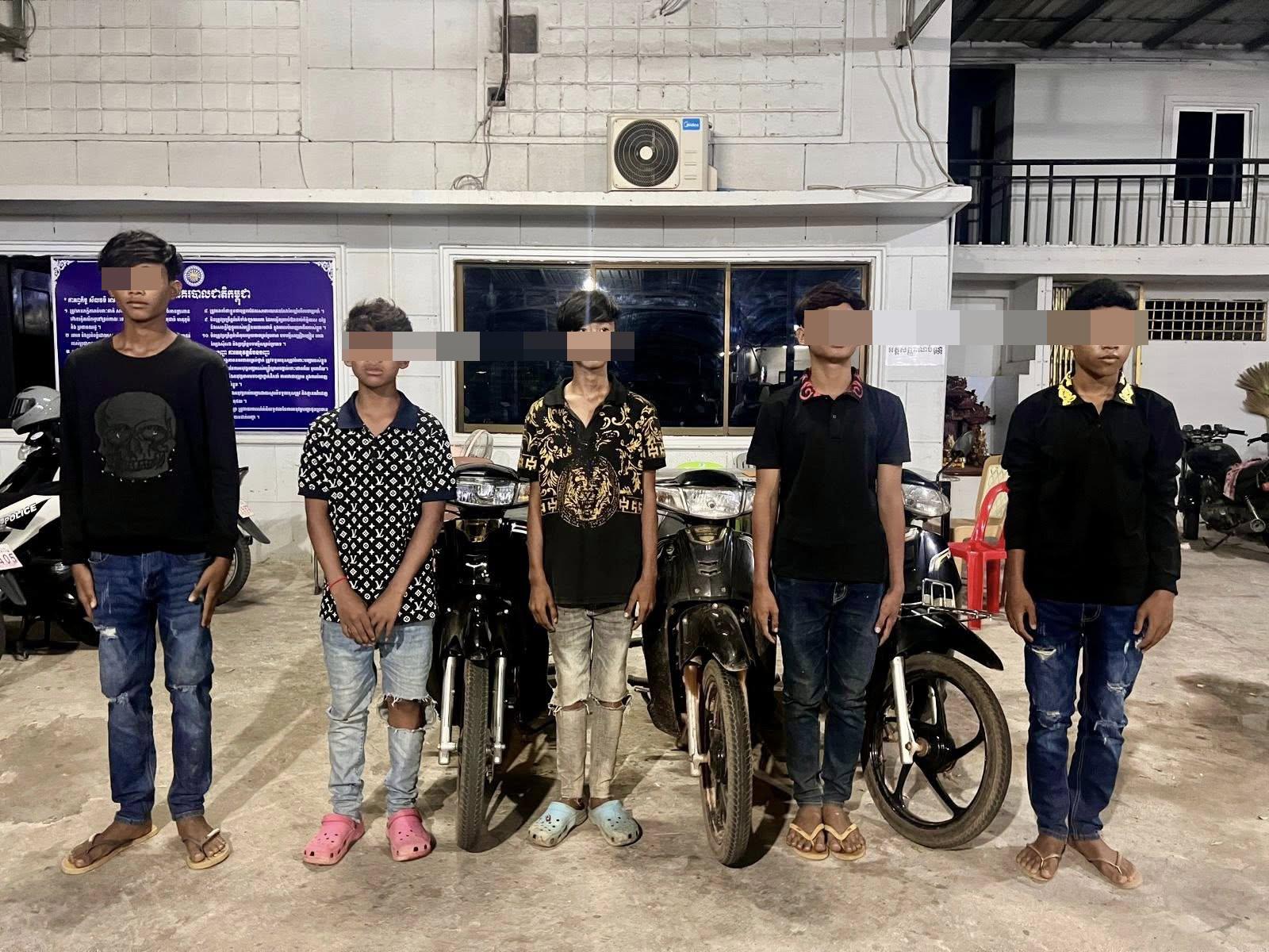 អាជ្ញាធរកំពតរឹតបន្តឹងសុវត្ថិភាពចរាចរ ក្មេងៗជិះម៉ូតូជ្រែត្រូវឃាត់ខ្លួនរហូតចប់បុណ្យចូលឆ្នាំ