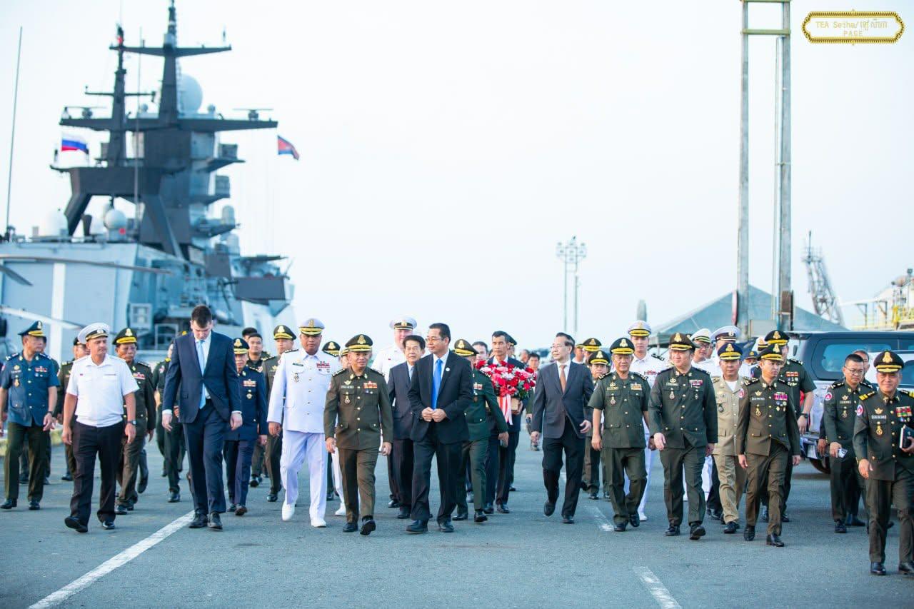 នាវាចម្បាំងរុស្ស៊ី២គ្រឿងចូលចតកម្ពុជា លើកកម្ពស់សហប្រតិបត្តិការយោធា