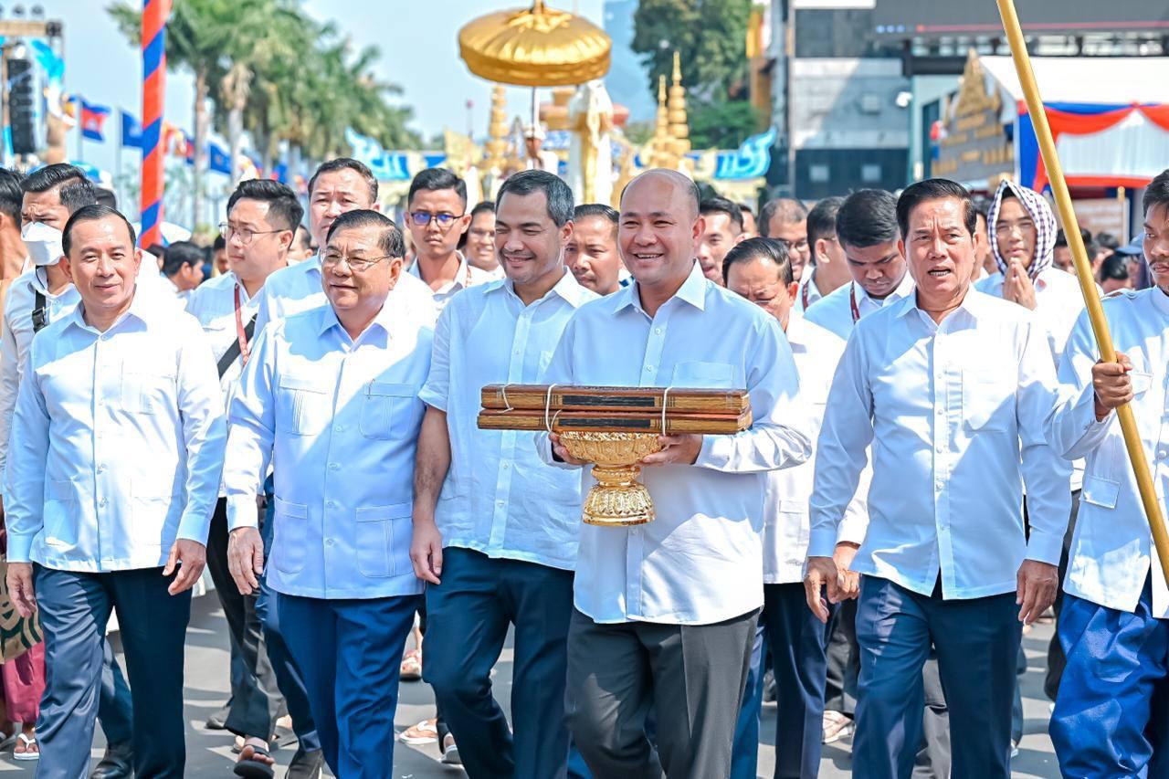 សម្ដេចបវរធិបតី ថ្លែងអំណរគុណដល់កងកម្លាំង និងក្រុមការងារសង្ក្រាន្តទាំងអស់