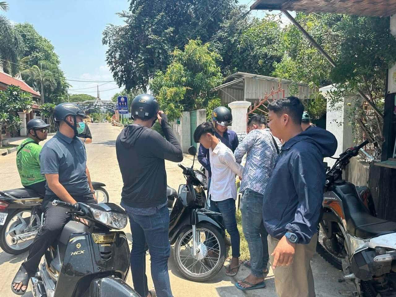 ឃាត់ខ្លួនយុវជន១៨ឆ្នាំនៅព្រែកលៀប លួចម៉ូតូនិងទូរស័ព្ទពីក្មេង១៧ឆ្នាំ