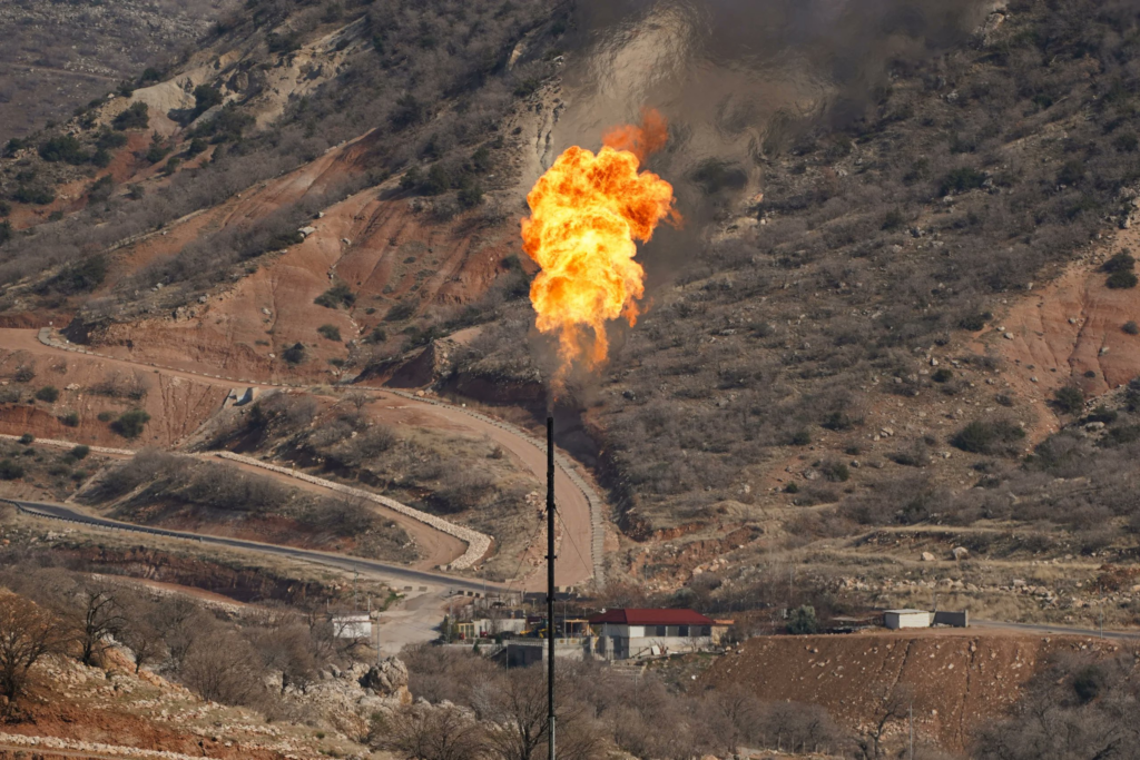 តម្លៃប្រេងស្ទុះជាង ២% ក្រោយការចរចាអាមេរិក-អ៊ីរ៉ង់ជាប់គាំង ច្រកហ័រមូហ្សបិទខ្ទប់