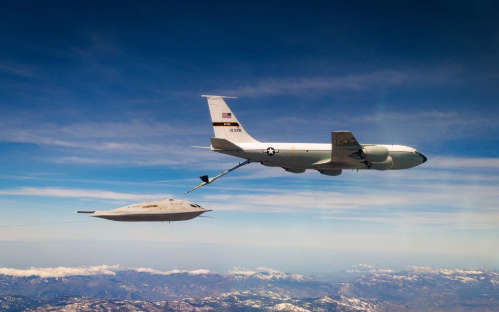 យន្តហោះទម្លាក់គ្រាប់បែកនុយក្លេអ៊ែរ B-21 Raider របស់អាមេរិក លេចរូបរាងលើមេឃជាលើកដំបូង