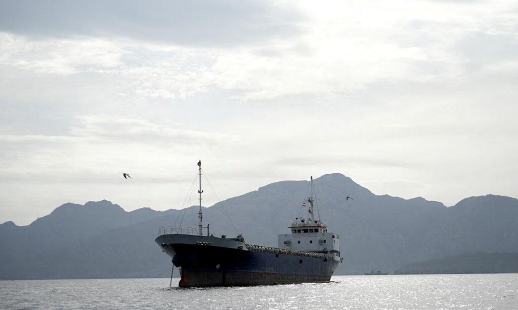 អ៊ីរ៉ង់បិទច្រក Hormuz វាយប្រហារកប៉ាល់ពាណិជ្ជកម្ម ខណៈសហរដ្ឋអាមេរិកជំទាស់