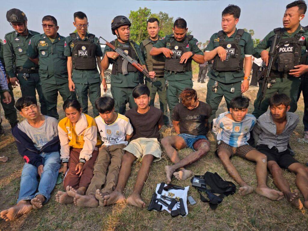 តាកែវ៖ បង្ក្រាបក្រុមញៀនធំ ចាប់មេក្លោង១នាក់ រួមបក្ខពួក៧នាក់ រកឃើញអាវុធជាច្រើន