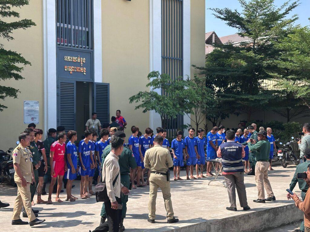 នគរបាលរាជធានីបង្ហាញមុខជនសង្ស័យ ២៧ នាក់ ពាក់ព័ន្ធបទល្មើសធ្ងន់ៗ ៨ ករណី