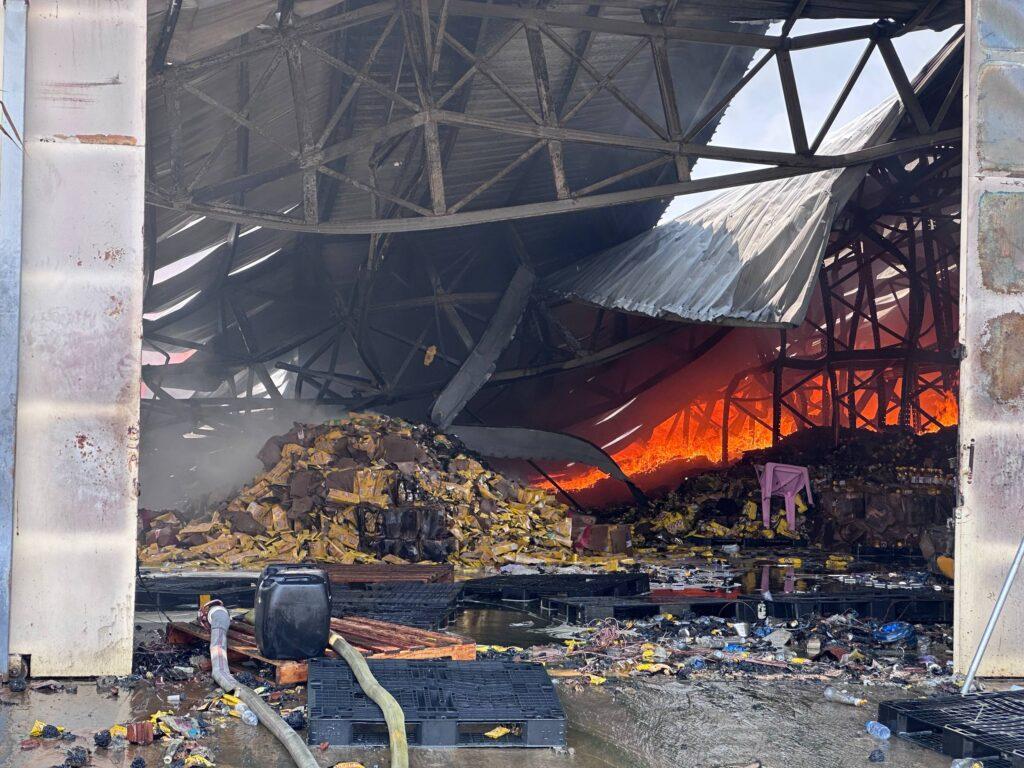 អគ្គិភ័យឆេះឃ្លាំងស្តុកទំនិញចម្រុះ ៣ឃ្លាំងនៅព្រែកលាប បង្ករបួស ៤នាក់