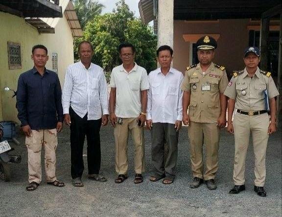 ស្រណោះ! ក្មួយស្រីអាយុ៣ឆ្នាំដេកដីស្លាប់ ម្រាមដៃជាប់ព្រីភ្លើង ពូប្រញាប់ទៅដកខ្សែសង្គ្រោះមិនទាន់