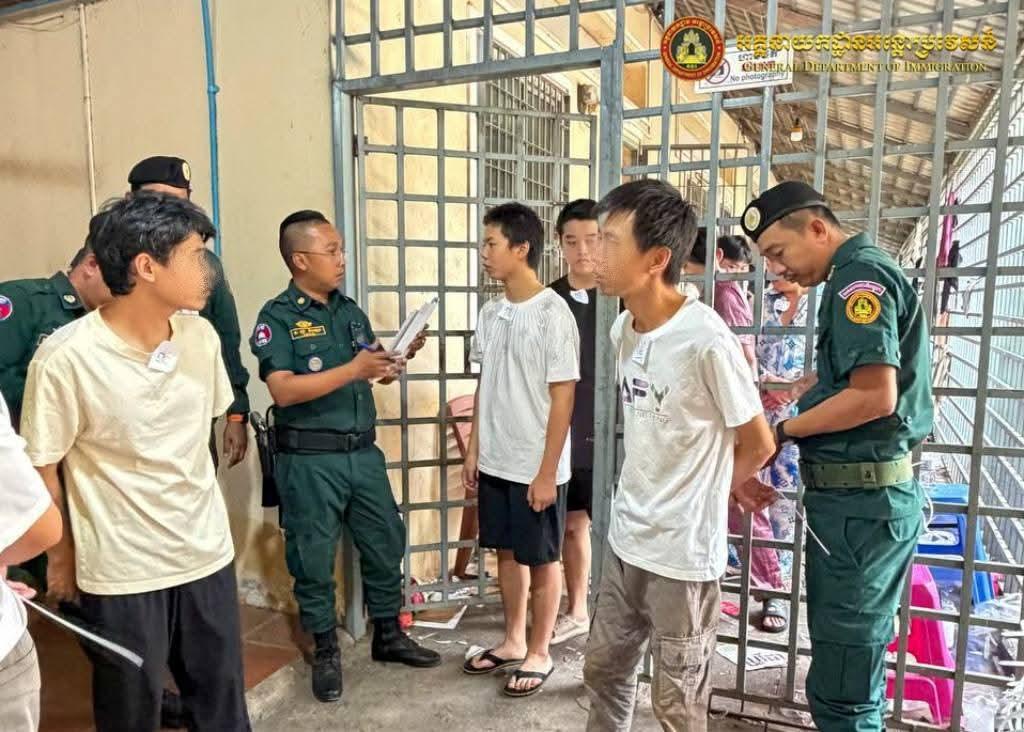 កម្ពុជា​បន្ត​បណ្តេញ​ជនជាតិ​ចិន​១៥៣នាក់​ ករណី​ឆបោក​តាម​ប្រព័ន្ធ​អនឡាញ នឹង​លួចស្នាក់នៅខុសច្បាប់
