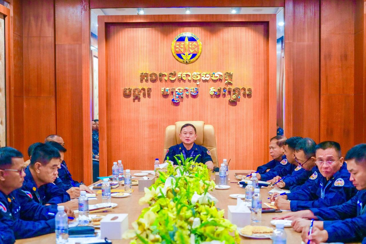 ឧត្តមសេនីយ៍ឯក រ័ត្ន ស្រ៊ាង៖ គ្រូបង្គោលហ្វឹកហ្វឺនជាប់ជាប្រចាំ ប្រៀបដូចកាំបិតរណាត្រូវការសំលៀងទើបមុត!