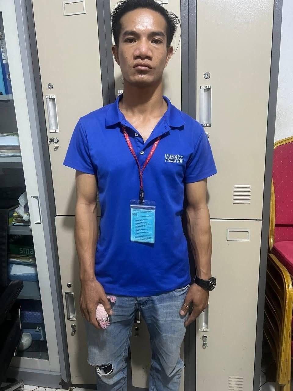 ភ្ញាក់ផ្អើល! នគរបាលក្រុងតាខ្មៅឃាត់ខ្លួនជនសង្ស័យវាយម្តាយកូនតាមផ្លូវពេលរាត្រី ជិតរបងវិទ្យាល័យ