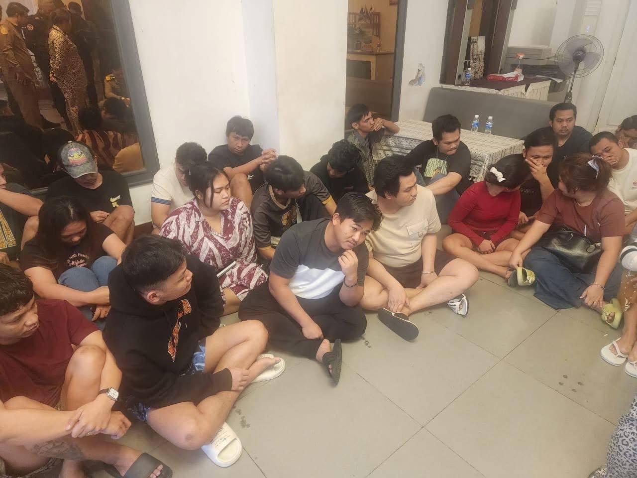 រកឃើញជនជាតិឥណ្ឌូនេស៊ី ៥៥នាក់ និងទូរស័ព្ទជិត ៣០០គ្រឿង នៅសណ្ឋាគារប៊ីផ្លិស កណ្ដាលរាជធានីភ្នំពេញ សង្ស័យជាកន្លែងបោកប្រាស់តាមអនឡាញ