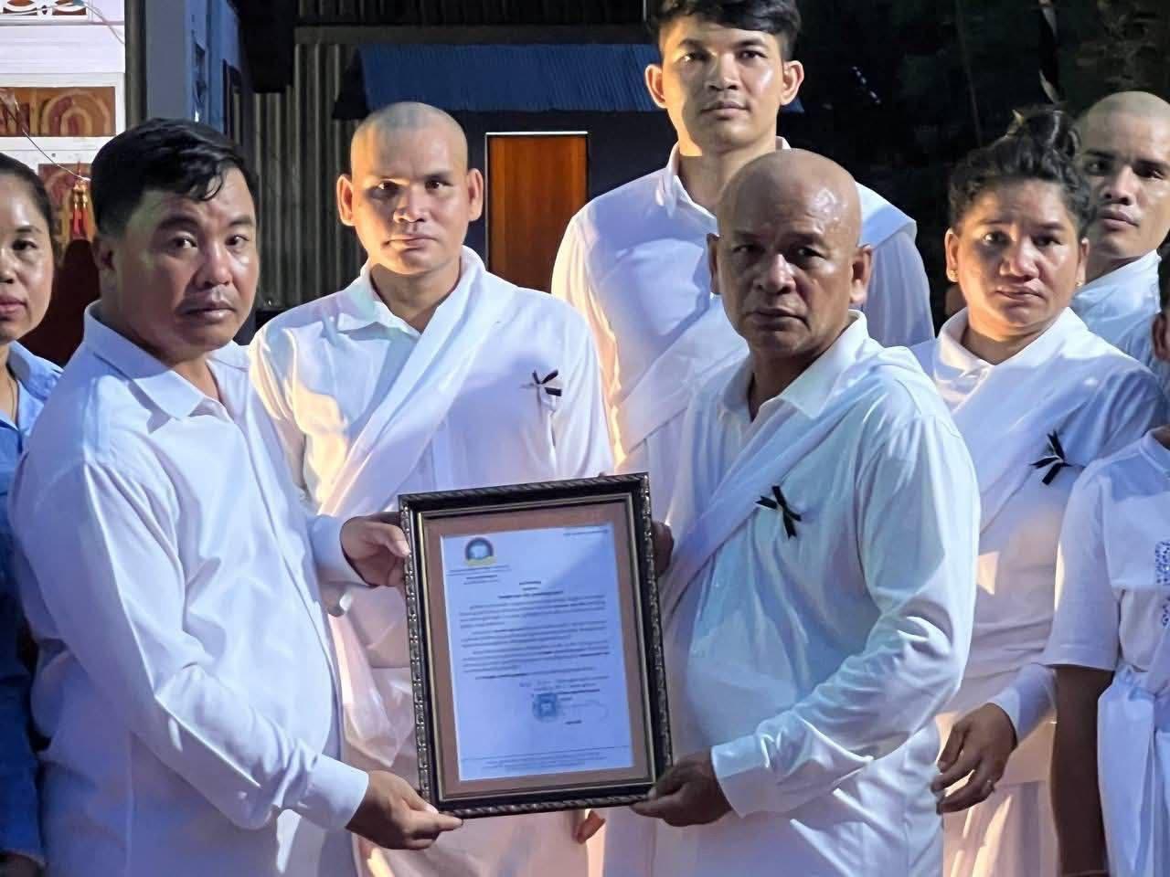 ឯកឧត្តមបណ្ឌិត ណុប នរិន្ទ នាំក្រុមគ្រួសារថ្លែងអំណរគុណដល់ថ្នាក់ដឹកនាំ និងញាតិមិត្ត ដែលបានរំលែកមរណទុក្ខឪពុកបង្កើត