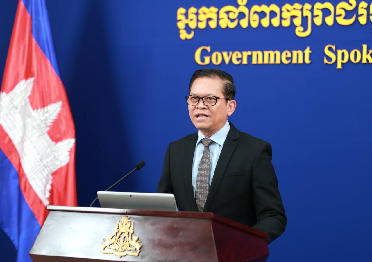 សម្តេចតេជោ ហ៊ុន សែន ព្រមានដកមន្ត្រីកុហក! រឿងទុរេនក្លែងក្លាយត្រូវបញ្ចប់
