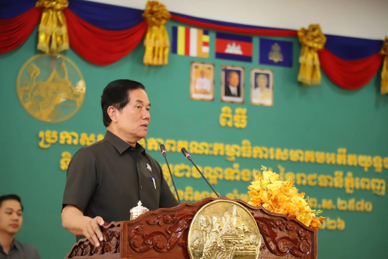 លោក ឃួង ស្រេង បញ្ជាឱ្យប្រធានសមាគមអតីតយុទ្ធជនទាំង១៤ខណ្ឌ យកចិត្តទុកដាក់ថែរក្សាជីវភាពគ្រួសារយុទ្ធជនជួរមុខ និងការសិក្សាកូនរបស់ពួកគាត់