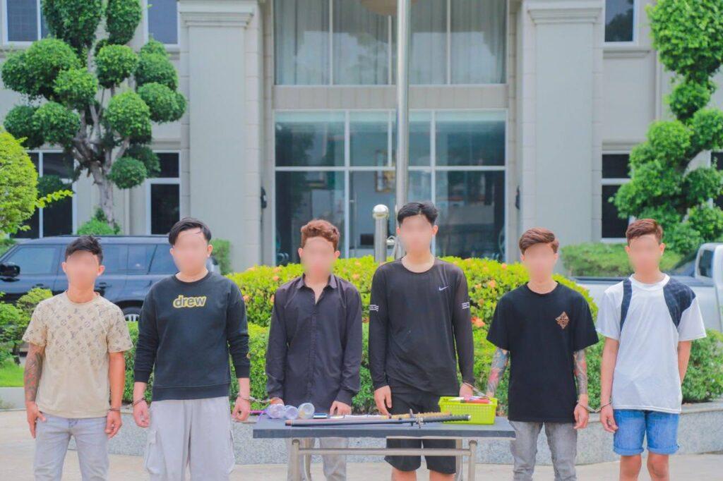 អាវុធហត្ថភ្នំពេញ បង្រ្កាបក្រុមជួញដូរគ្រឿងញៀន ឃាត់ខ្លួន៦នាក់បញ្ជូនតុលាការ